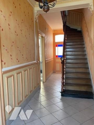 MAISON DE VILLE MITOYENNE D'UN COTE