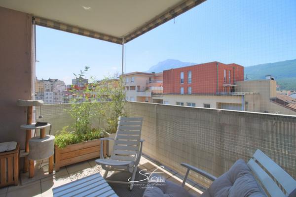 T3 en vente à Grenoble (38), résidence sécurisée, ascenseur, terrasse, cave, garage