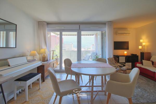 T3 en vente à Grenoble (38), résidence sécurisée, ascenseur, terrasse, cave, garage