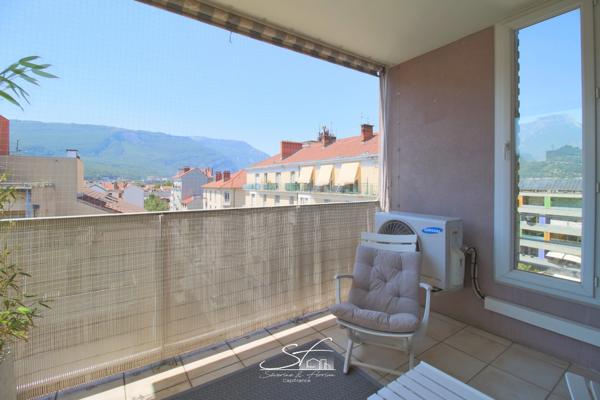 T3 en vente à Grenoble (38), résidence sécurisée, ascenseur, terrasse, cave, garage