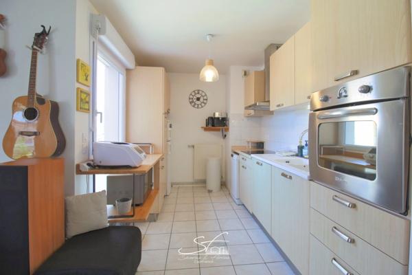 T3 en vente à Grenoble (38), résidence sécurisée, ascenseur, terrasse, cave, garage