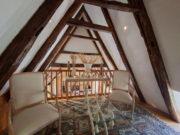 Propriété de caractère avec deux maisons en pierre sur plus de 9 hectares aux portes de Sarlat – Périgord Noir