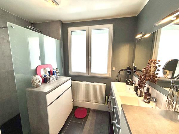 MAISON LOMME : 3 CHAMBRES ET JARDIN