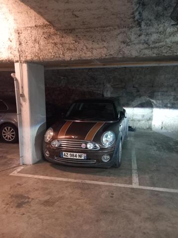 Parking · Location Paris (75002)