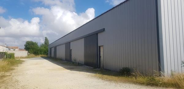 Charente Maritime (17), emplacement n°1 au CHATEAU D'OLERON, A Louer Box de stockage 144m² dans Entrepôt 1450m²
