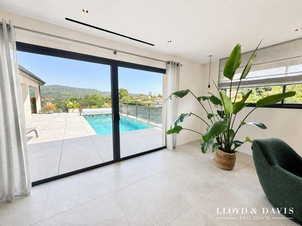 Villa contemporaine d’architecte avec piscine suspendue et appartement indépendant