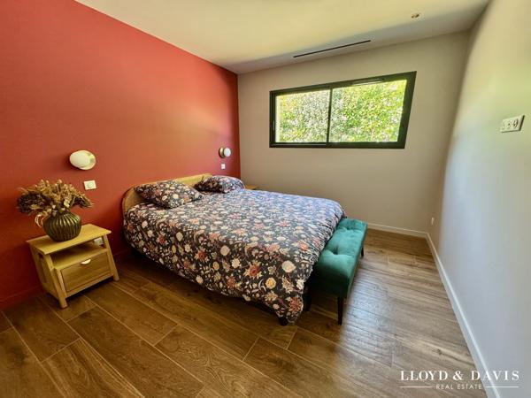 Villa contemporaine d’architecte avec piscine suspendue et appartement indépendant