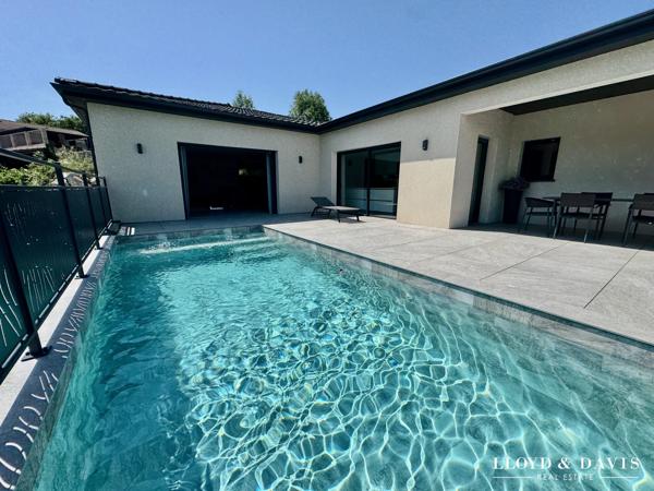 Villa contemporaine d’architecte avec piscine suspendue et appartement indépendant