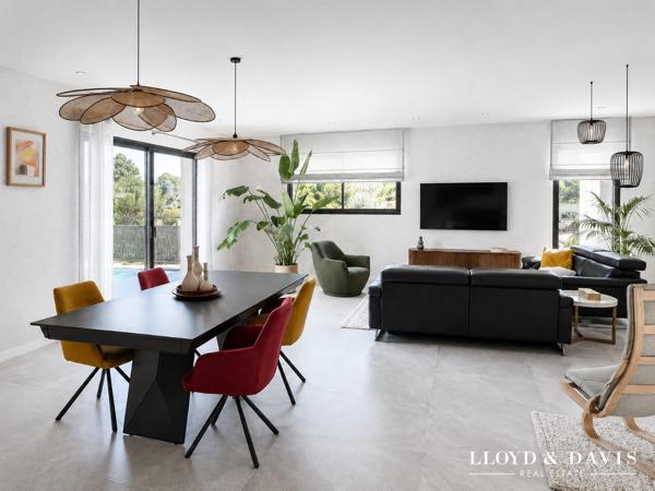 Villa contemporaine d’architecte avec piscine suspendue et appartement indépendant