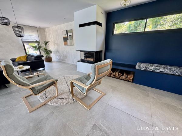 Villa contemporaine d’architecte avec piscine suspendue et appartement indépendant