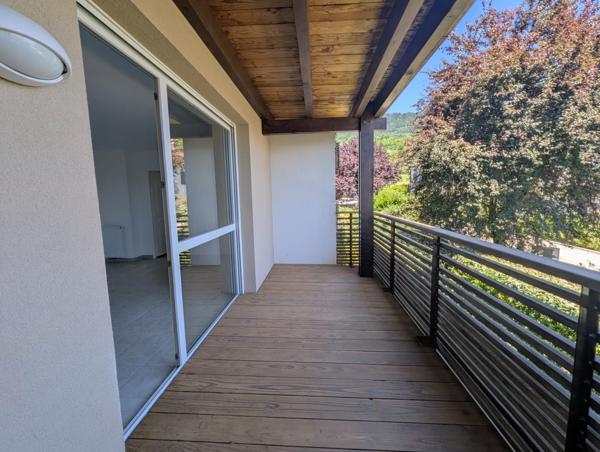 GRAND APPARTEMENT 2 PIECES AU CALME IDEALEMENT SITUE