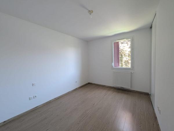 GRAND APPARTEMENT 2 PIECES AU CALME IDEALEMENT SITUE
