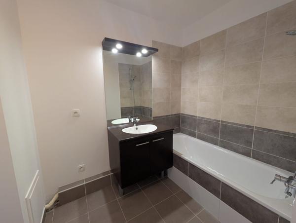 GRAND APPARTEMENT 2 PIECES AU CALME IDEALEMENT SITUE