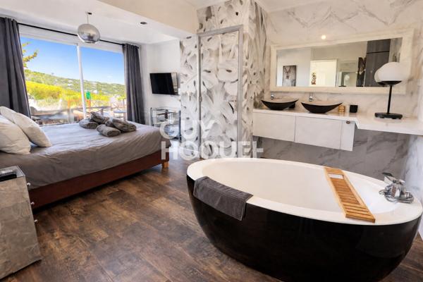 Villa contemporaine vue mer