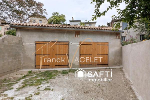 Très belle maison de ville avec jardin et double garage