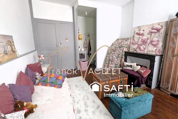 Très belle maison de ville avec jardin et double garage