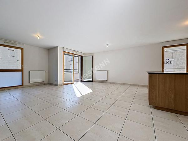 Appartement T3 - Hyper Centre - Terrasse - place de parking - copropriété de 2015