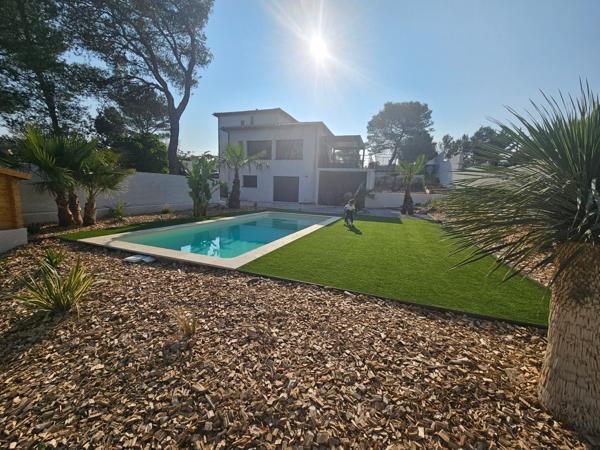Maison contemporaine à la vue fantastique
