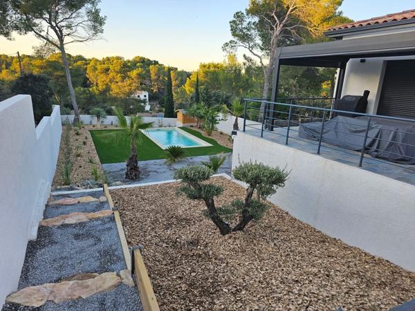 Maison contemporaine à la vue fantastique