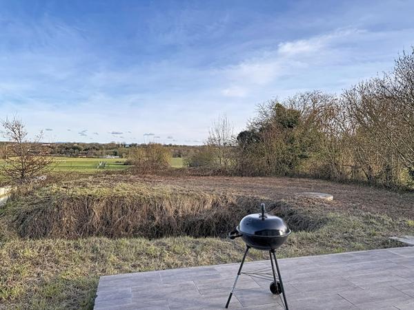 Maison Chalamont 4 pièces 101 m2, plain pied, 3 chambres, terrain 762m2