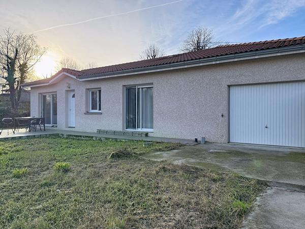 Maison Chalamont 4 pièces 101 m2, plain pied, 3 chambres, terrain 762m2