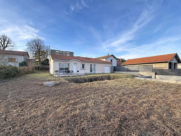 Maison Chalamont 4 pièces 101 m2, plain pied, 3 chambres, terrain 762m2