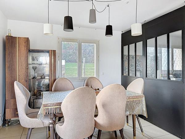 Maison Chalamont 4 pièces 101 m2, plain pied, 3 chambres, terrain 762m2