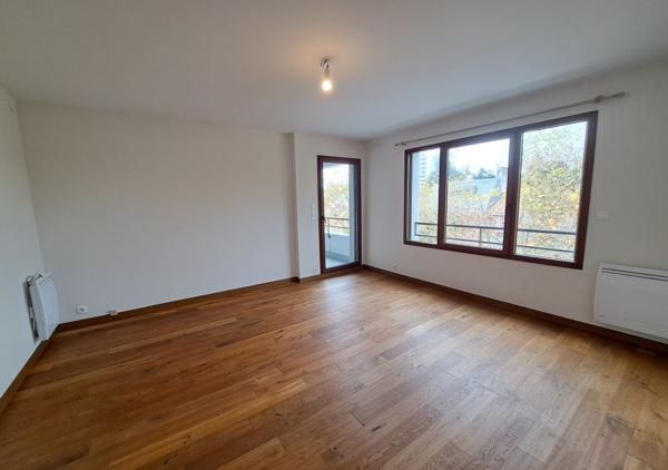 T3 AVEC BALCON ET GARAGE ref 1-35