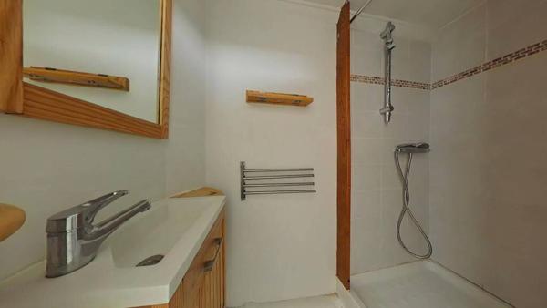 F2 SUR COUR EN HYPER CENTRE