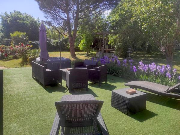 Maison ancienne rénovée 2 chambres secteur EPERNON avec dépendance, atelier et garage