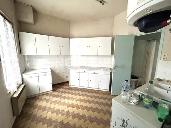 MAISON DE 90m² À RÉNOVER AU COEUR DE VALENCAY AVEC COURETTE ET DÉPENDANCES (INDRE 36)