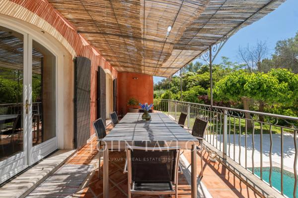 Villa située dans le domaine très prisé de la Chèvre d'Or à Biot