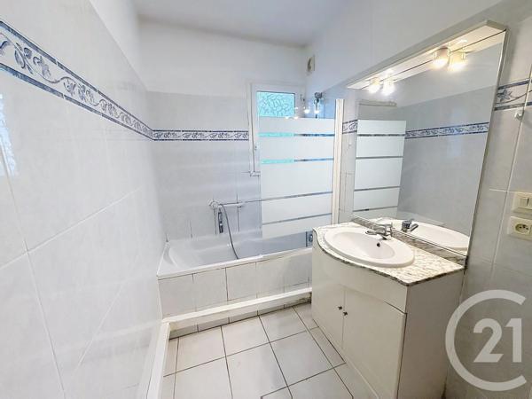 Appartement T3 à vendre  3 pièces - 66,89 m 2   CHATEAURENARD  - 13
