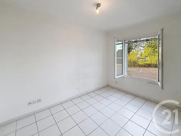 Appartement T3 à vendre  3 pièces - 66,89 m 2   CHATEAURENARD  - 13