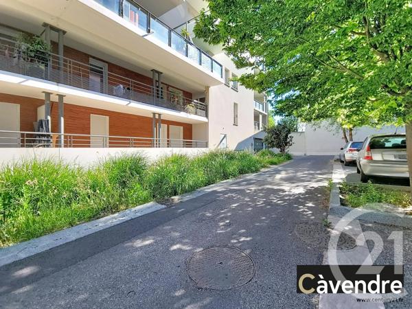 Appartement T3 à vendre  3 pièces - 66,89 m 2   CHATEAURENARD  - 13