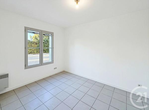 Appartement T3 à vendre  3 pièces - 66,89 m 2   CHATEAURENARD  - 13