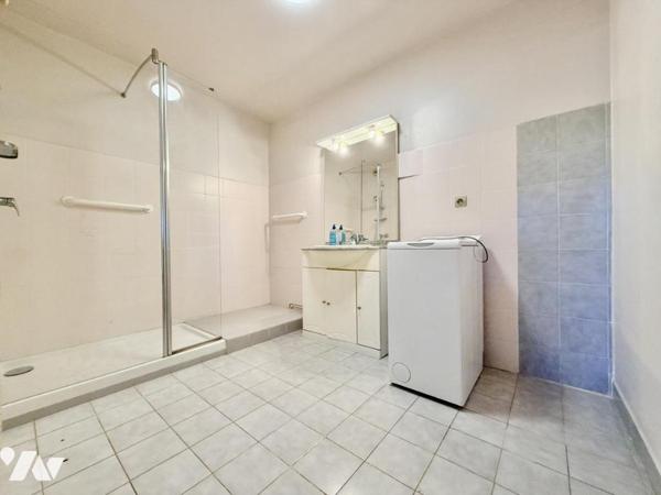 MAUGUIO centre, T2 de 54 m² avec terrasse de 11 m², cave et parking