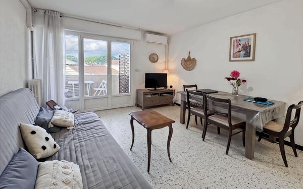 Appartement à vendre    3 pièces •  Hyères