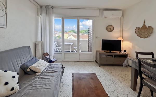 Appartement à vendre    3 pièces •  Hyères
