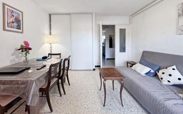 Appartement à vendre    3 pièces •  Hyères