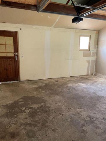 MAISON DE PLAIN PIED DE 95 M² habitable (environ)dont véranda et de 3 chambres , garage de 25 m²(environ) sur 369 m² de terrain? 5 5/