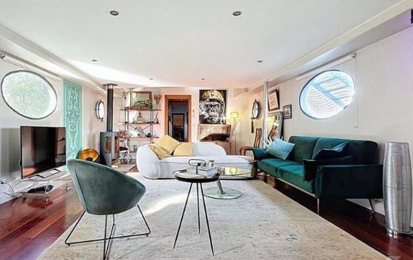 Maison
         5 pièces
        - 200 m² 475 000 € *