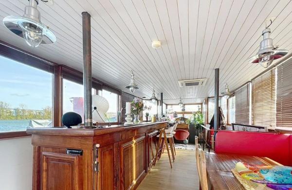 Maison
         5 pièces
        - 200 m² 475 000 € *
