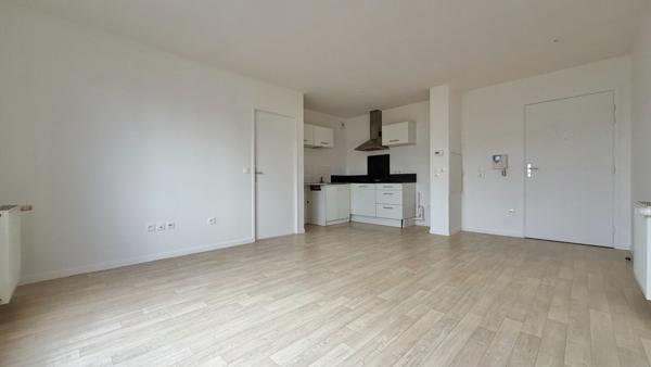 Appartement Corbeil Essonnes 2 pièce(s) 40.90 m2