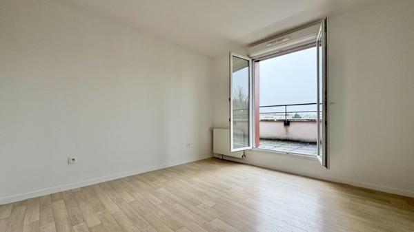 Appartement Corbeil Essonnes 2 pièce(s) 40.90 m2