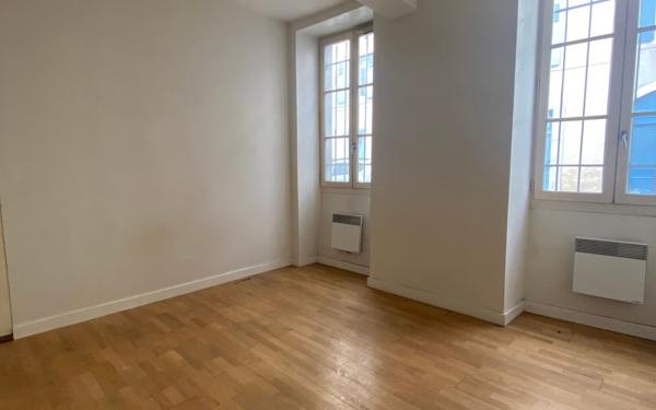 Appartement à vendre    2 pièces •  Orthez