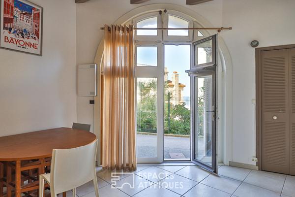 Vue mer et cachet authentique pour cet appartement atypique à Biarritz
