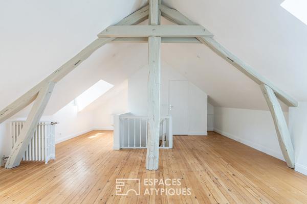 Hotel particulier d’exception avec cour et stationnement