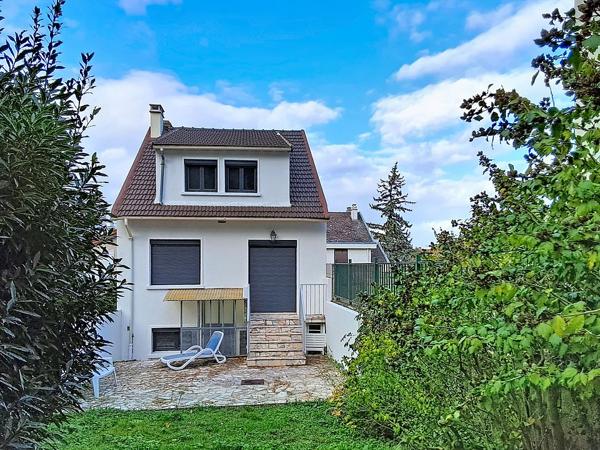 À vendre - Maison, 5 pièces située à Rueil-Malmaison (92500)