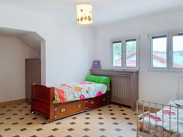 À vendre - Maison, 5 pièces située à Rueil-Malmaison (92500)